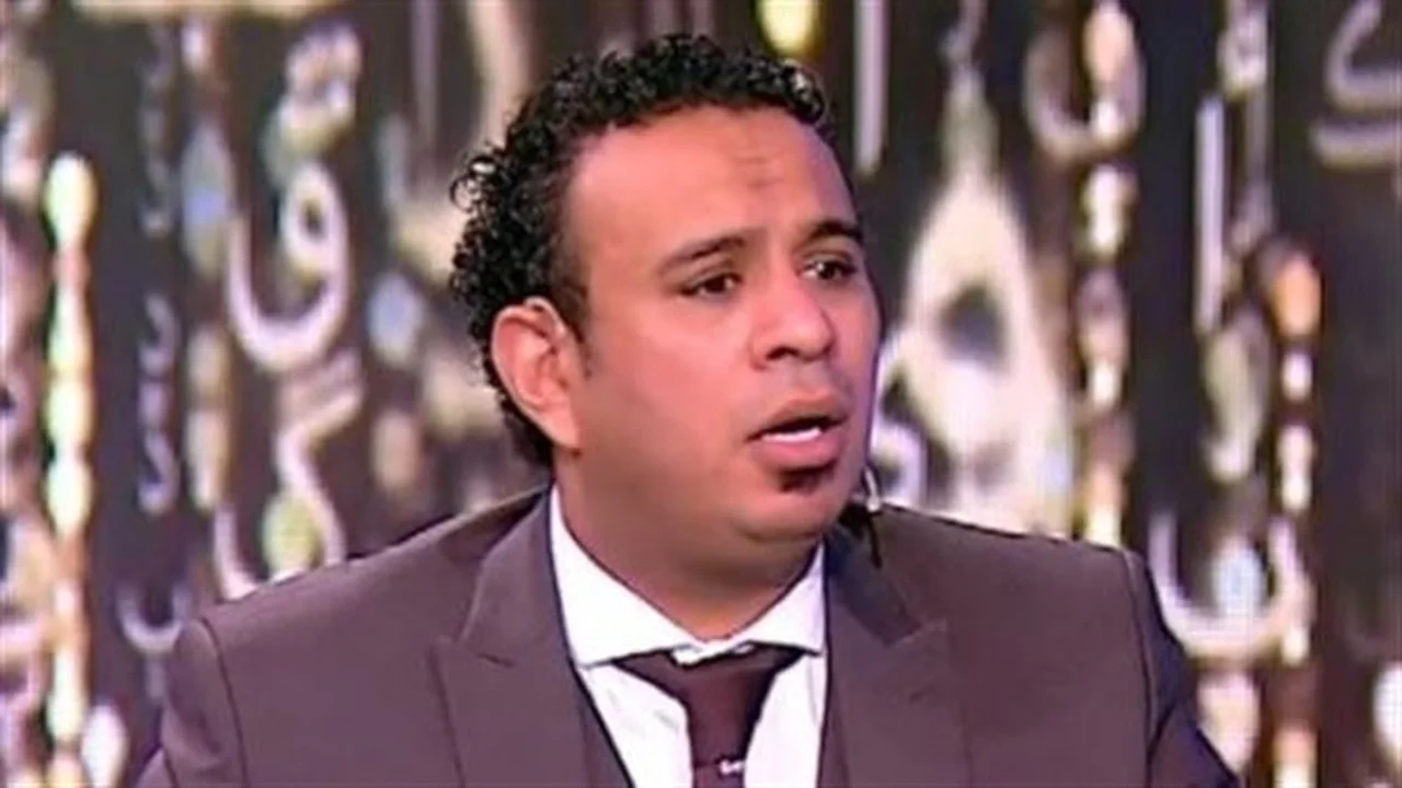 موقف إنساني.. عمرو أديب يشيد بمساندة محمود الليثي لزملائه في الوسط الفني